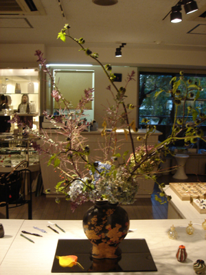 山田妙子展 花 展示協力 いけばな草苑 木村節子 2007年11月17日 25日 グラスギャラリー カラニス展覧会記 山田妙子展 花 展示協力 いけばな草苑 木村節子 2007年11月17日 25日 グラスギャラリー カラニス展覧会記