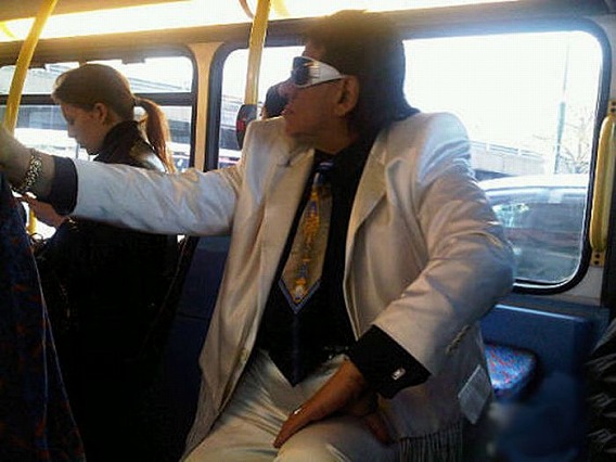 thats_why_you_shouldnt_ride_a_bus_18