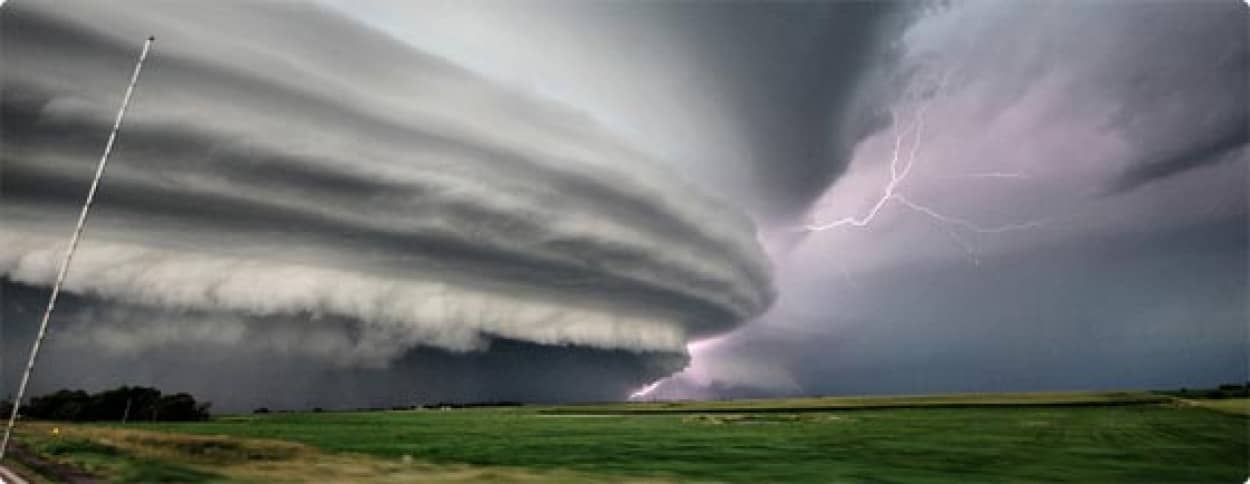 まるで映画のワンシーン 天変地異を感じさせる巨大な雲が地上を飲み込む瞬間映像 カラパイア
