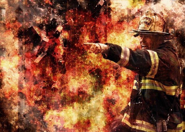 燃え盛る火災現場から2歳の男の子を助け出した消防士、その23年後に感動の再会