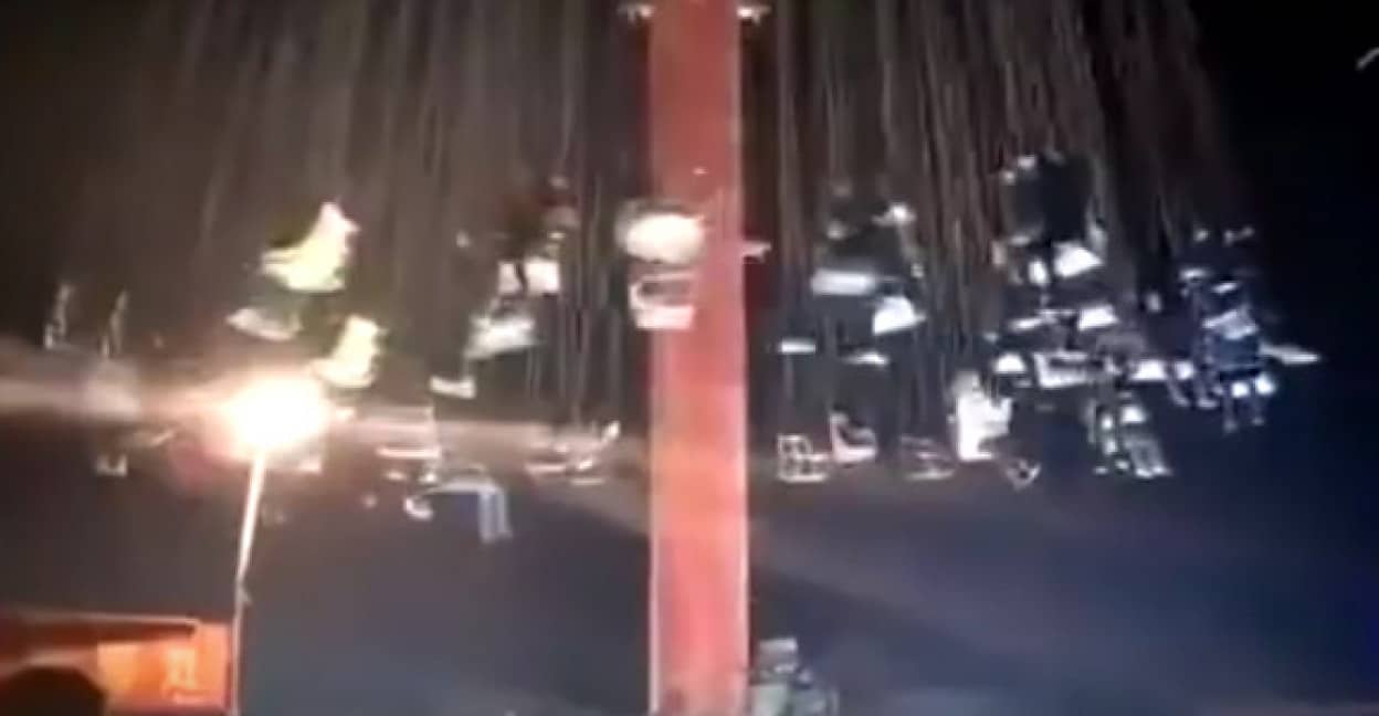 どうしてこうなった 回転ブランコに起きた衝撃映像 中国 カラパイア