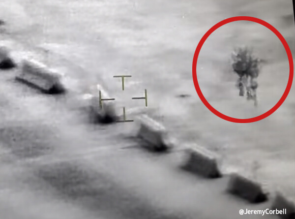 クラゲ型のUFO？イラクの米軍軍事基地上空を飛行する謎の物体の映像が話題に