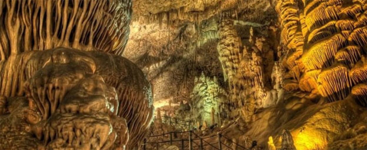 レアアイテム拾える隠しダンジョンにしか見えない イスラエル アブサロム洞窟 カラパイア