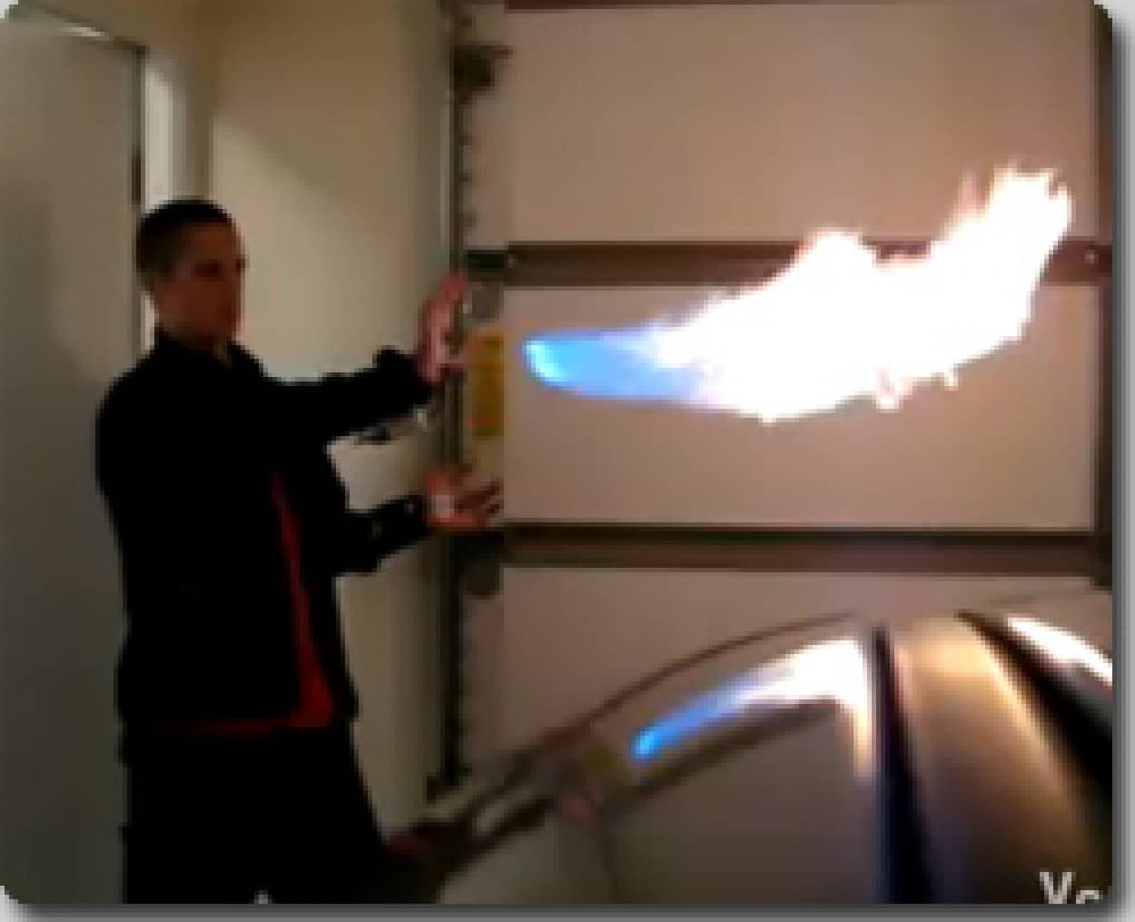 手から炎が噴出す火炎放射器を作ってみた カラパイア 手から炎が噴出す火炎放射器を作ってみた カラパイア