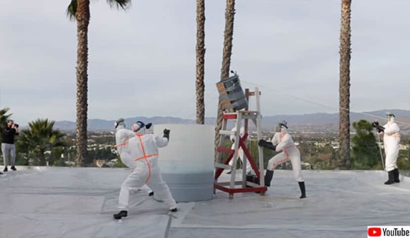 巨大クリーチャー誕生の瞬間 史上最大の過酸化水素で泡実験 その結末は カラパイア