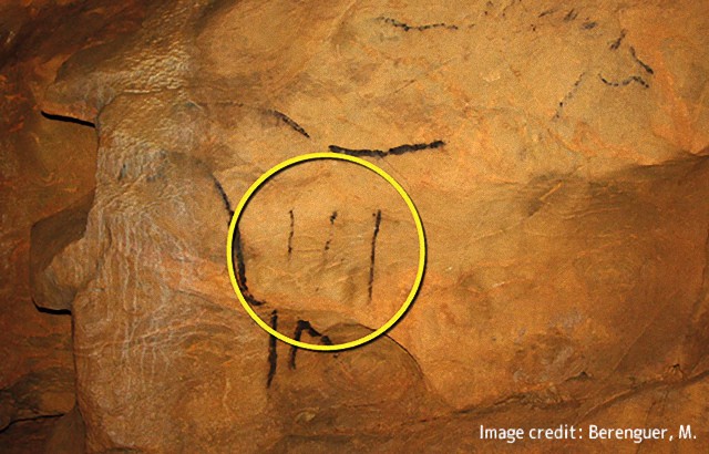 2万年前の古代洞窟壁画に描かれた点や線が最古の文字である可能性