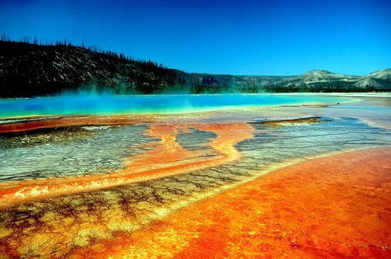 Grand-Prismatic-Spring