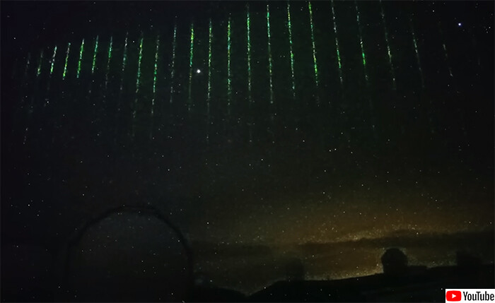 マトリックスのような奇妙な緑色のレーザー光線がハワイ上空に出現、その正体は？