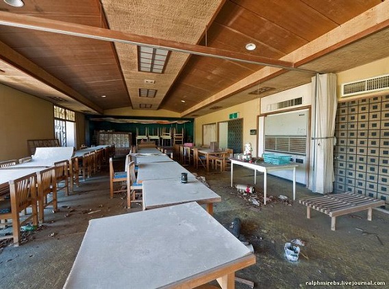 an_abandoned_hotel_in_japan_640_27