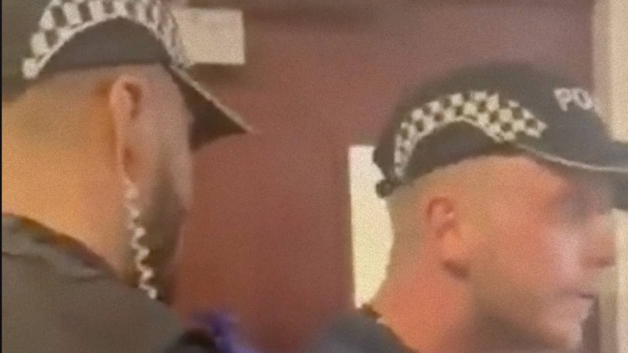 偽警官を見破り立ち向かった女性