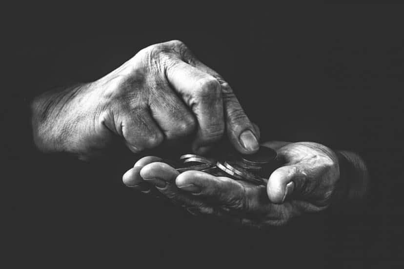 poverty-g89799309b_640