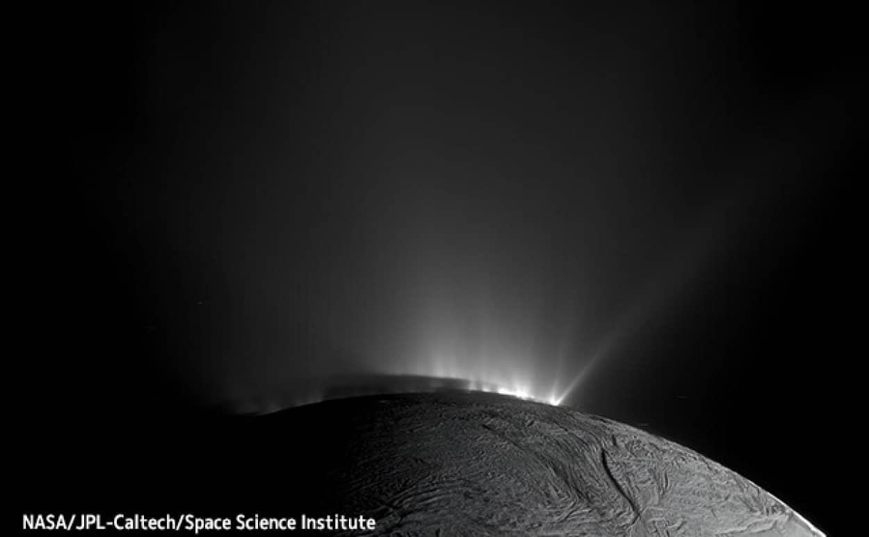 土星衛星エンケラドスの生命の兆候は探査機で検出できる可能性