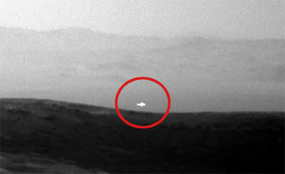 火星の地上近くに浮かぶ発光物体の正体は？NASAの探査車「キュリオシティ」がとらえた謎の光