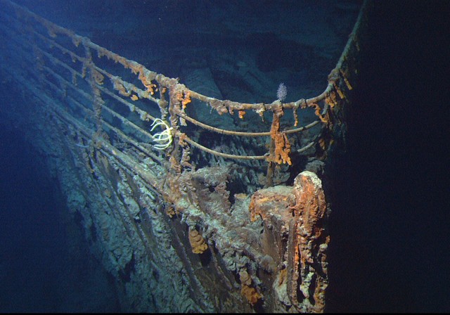 Titanic_wreck_bow_e