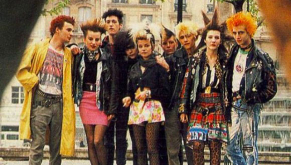 フランスに飛び火したパンクロック文化 1980年代フランスのパンキッシュな若者たちの写真 カラパイア