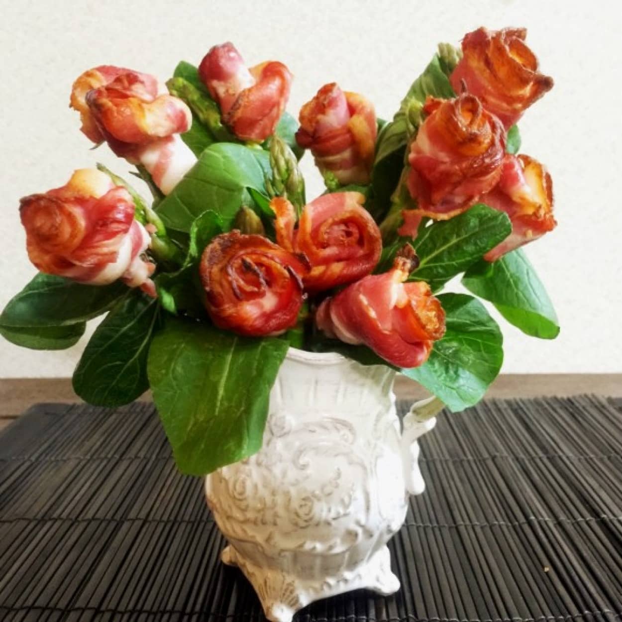 母の日には食べられる花束を 肉食ママンの為の アメリカで流行ってるらしいベーコン薔薇の作り方 カラパイア 母の日には食べられる花束を 肉食ママンの為の アメリカで流行ってるらしいベーコン薔薇の作り方 カラパイア