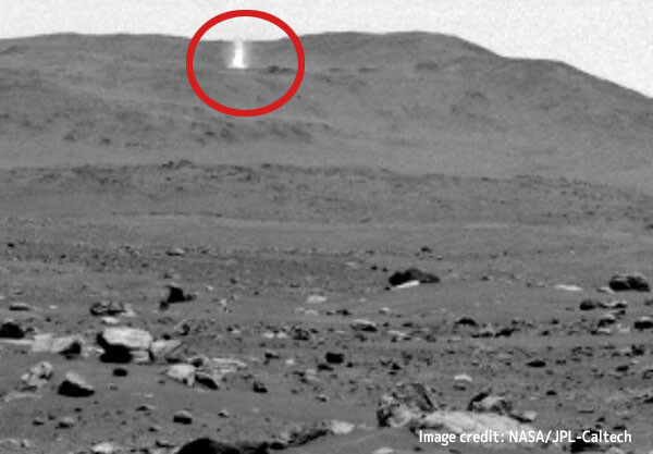 「ダストデビル」が火星のクレーターを移動する驚異の光景をNASAの探査車が撮影