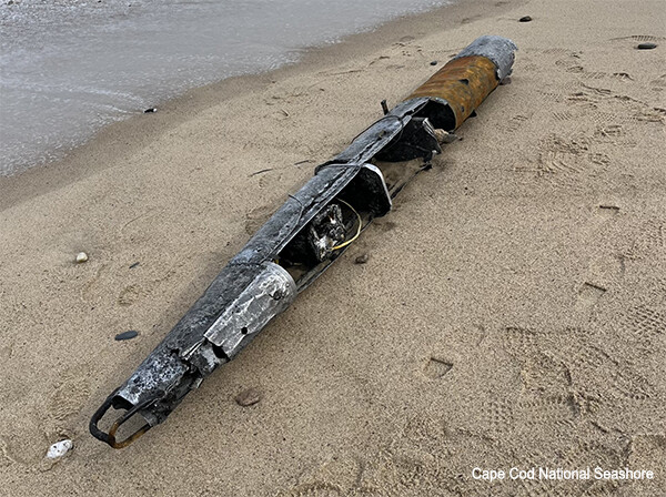 第二次世界大戦時の無人航空機の破片が海岸に漂着
