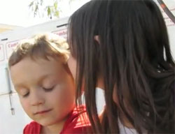 はじめてのチュウ キミとチュウ キスの甘さを覚えたての子どもたち カラパイア はじめてのチュウ キミとチュウ キスの甘さを覚えたての子どもたち カラパイア