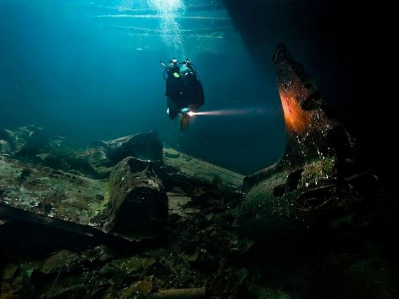 echoes_of_war_in_the_lagoon_640_25