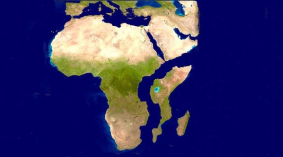 アフリカ大陸は分断される ケニアで巨大な亀裂が突如出現 数々の証拠が裏付けるアフリカ大陸分裂 カラパイア