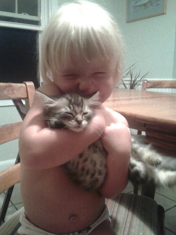 人間の子どもと動物たち みずみずしい潤いが心に浸透する24の写真 カラパイア 人間の子どもと動物たち みずみずしい潤いが心に浸透する24の写真 カラパイア