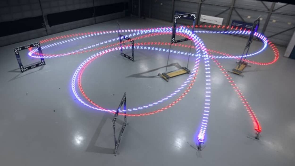 AIが操縦するドローンが人間が操縦するドローンに勝利