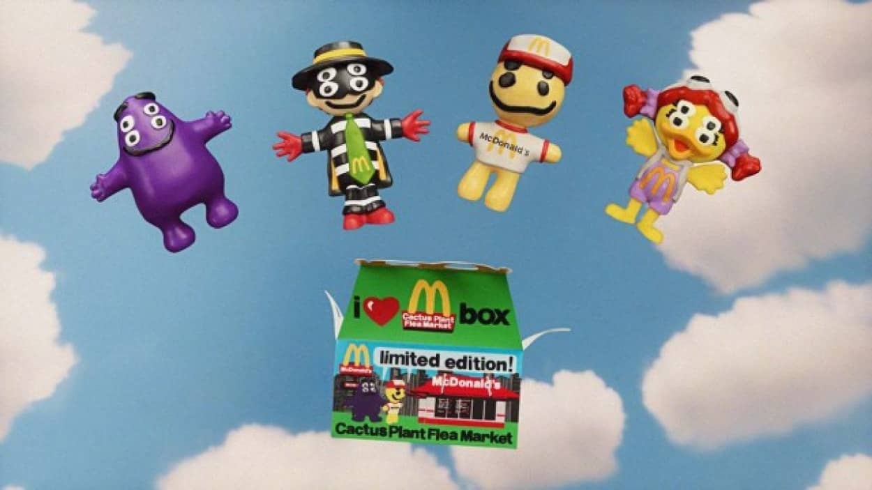 マクドナルドで大人向けハッピーミールを販売