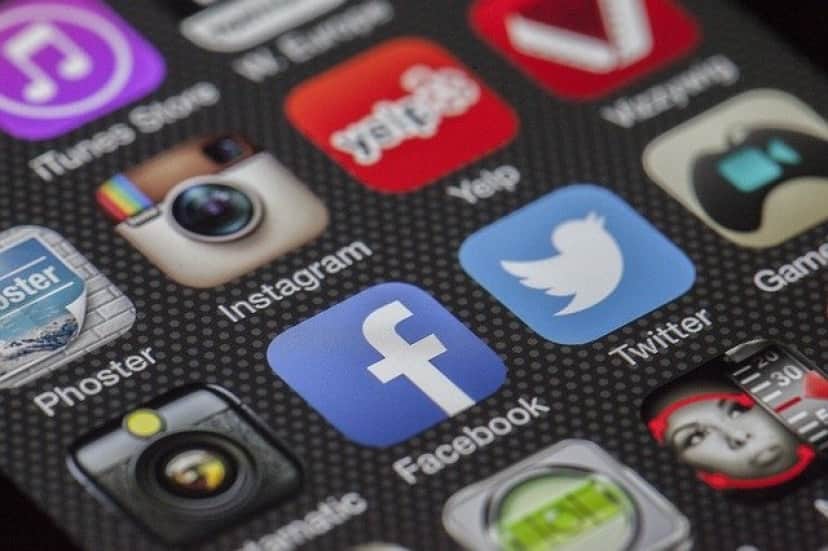 SNSのいいねと報酬予測の関係