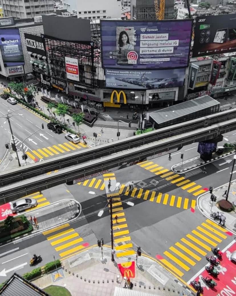 01_mcdonalds_fries_crosswalk_e