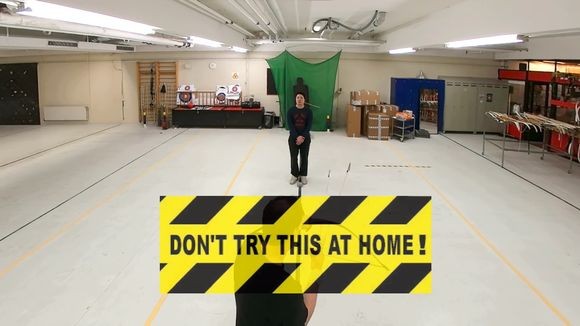 矢が曲がって飛んでった 洋弓による変わり射ちの妙技 カラパイア 矢が曲がって飛んでった 洋弓による変わり射ちの妙技 カラパイア