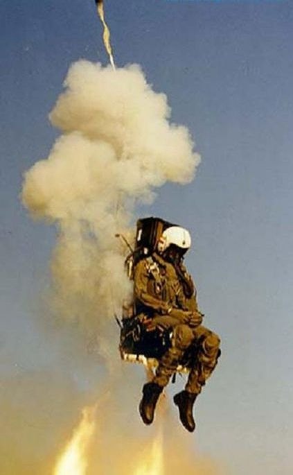 fascinating_pilots_ejections_640_high_09