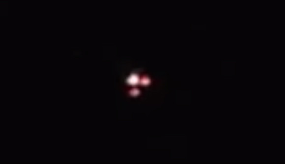 点滅する謎の3つの光 Ufoなのか 軍事偵察機 Tr 3b なのか カナダ カラパイア