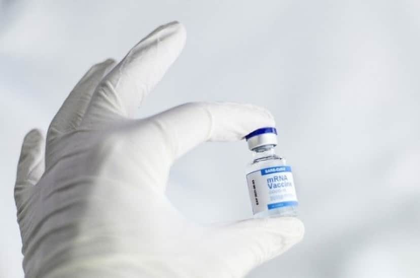 vaccine-g419a664db_640_e