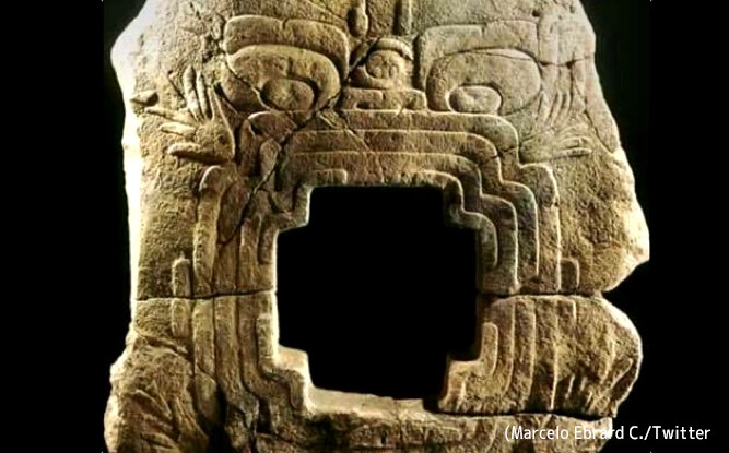 オルメカ文明の巨大人頭像「地球の怪物」が故郷のメキシコに返還される