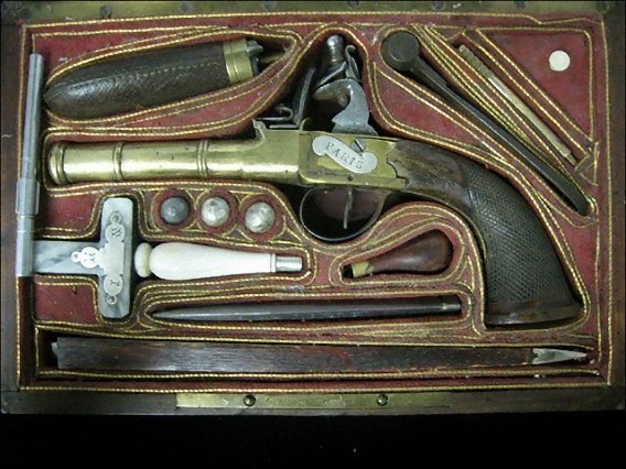 real_vintage_vampire_killing_kits_640_28_e0