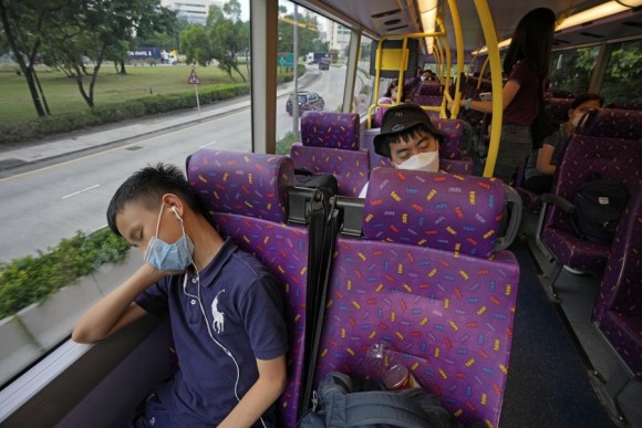 バスの中で寝ればいいじゃん？香港の旅行会社が眠れない人のためのバスツアーを開催。チケットは即完売で大人気に