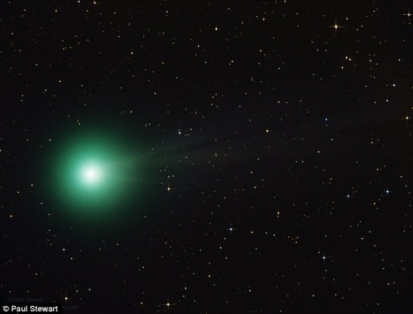 宇宙からのお年玉キター 1月7日 緑色の彗星 ラブジョイ が地球に最大接近 肉眼でも観測可能に 次のチャンスは8000年後 カラパイア 宇宙からのお年玉キター 1月7日 緑色の彗星 ラブジョイ が地球に最大接近 肉眼でも観測可能に 次のチャンスは8000年後 カラパイア