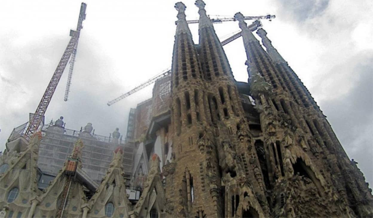あと13年くらい 26年に完成予定のスペイン ユネスコの世界遺産 の完成予想過程をシミュレーションした３g映像 カラパイア
