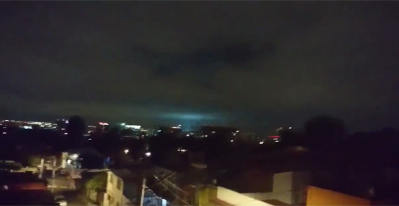 発光 地震