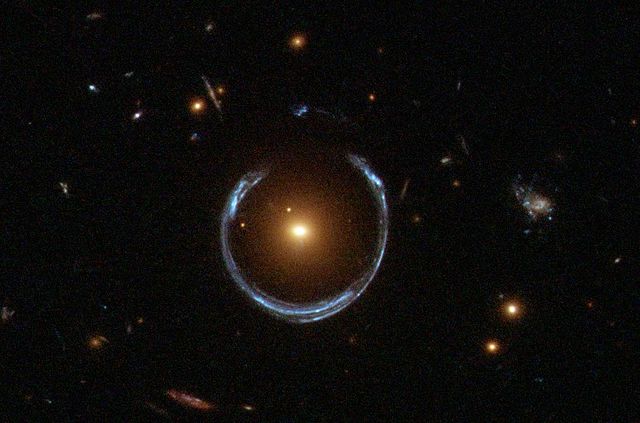 世界で初めて発見されたアインシュタインリングの距離がようやく判明（NASA）