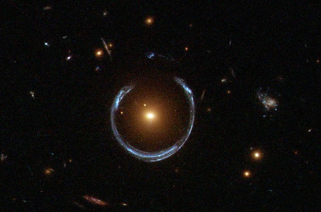 世界で初めて発見されたアインシュタインリングの距離がようやく判明（NASA）