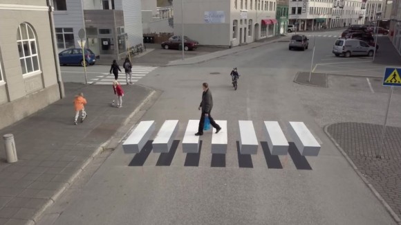 どうやって渡れば 横断歩道が宙に浮いているようにみえる 錯視横断歩道 が登場 アイスランド カラパイア