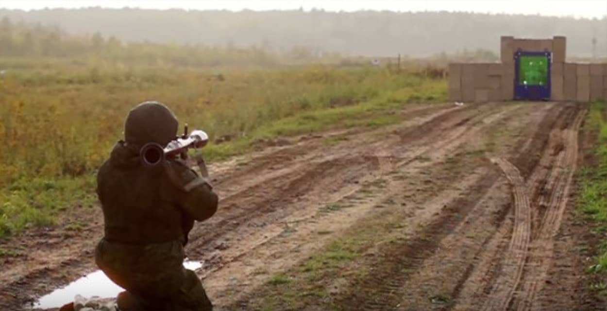 防弾ガラス45枚重ねで対戦車擲弾発射器 Rpg 7 の弾丸を防ぐことはできるのか カラパイア