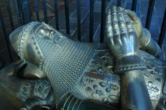 エドワード黒太子の墓に隠された秘密がX線撮影で明らかに（14世紀、イングランド）
