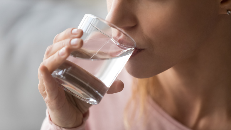 十分な水を飲むことで心不全を予防する効果があるという研究結果