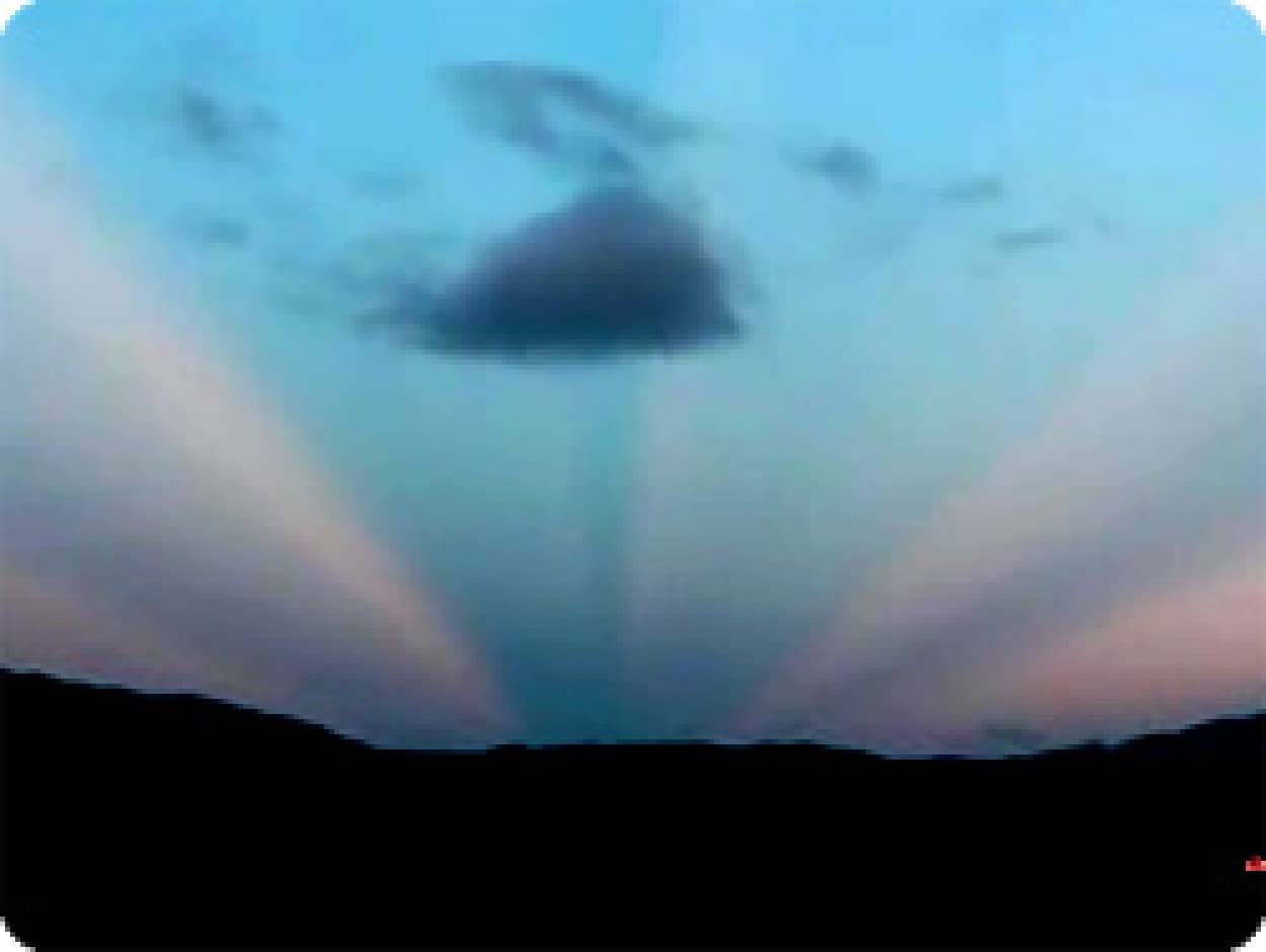 日本各地で観測された レアな自然現象 裏後光 カラパイア 日本各地で観測された レアな自然現象 裏後光 カラパイア