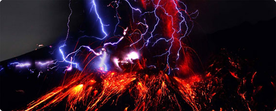 メラメラ燃える火山が産み落とす落雷と稲妻 怒れる火山 桜島の 火山雷 の映像 カラパイア