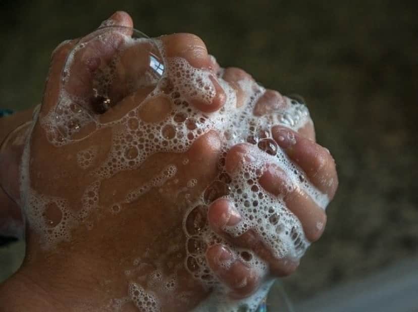 hands-2238235_640_e