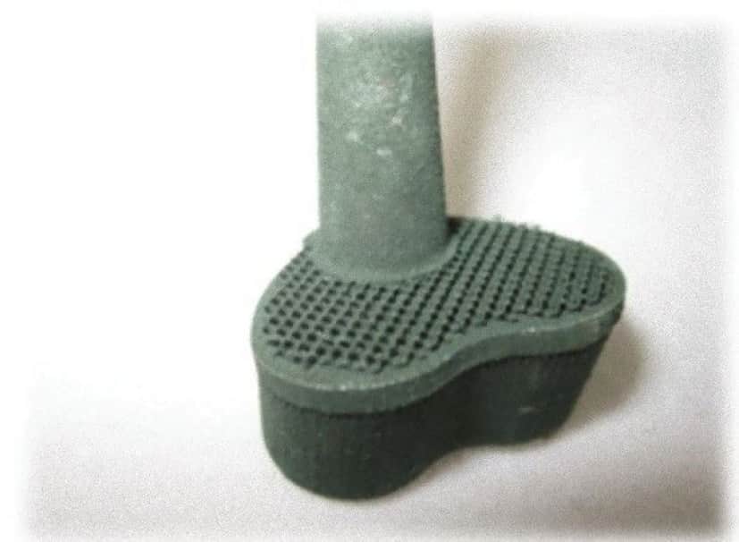 3D-printed-knee-implant-for-cysro-the-cat_e